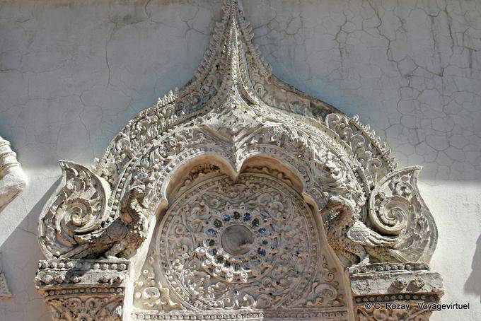 Detalhe da arquitetura, Wat Phra Singh, Chiang Mai - Tailândia
