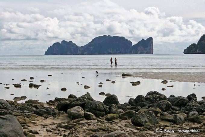 Enfrentando Hin Phae, Phi Phi Island - Tailândia