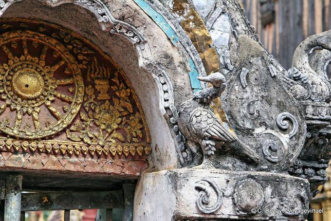 Pigeon Stone, Wat Phra Isso Lampang Luang - Tailândia