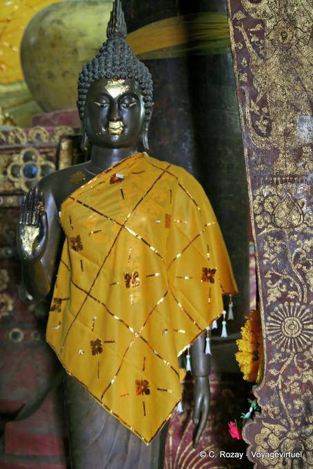 Preto Abhaya Mudra Buddha, Wat Phra Isso Lampang Luang - Tailândia