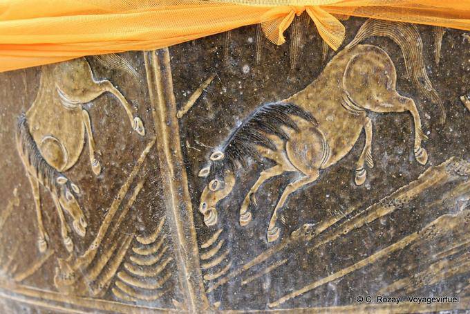 Cavalos pintados, Wat Phra Isso Lampang Luang - Tailândia