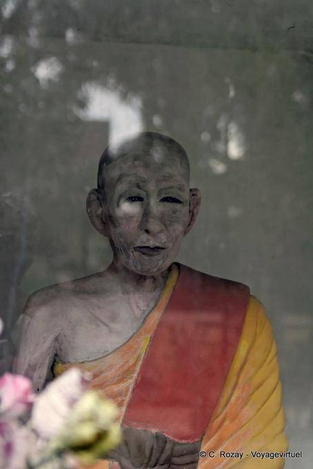 Monge mumificado, Wat Phra Isso Lampang Luang - Tailândia