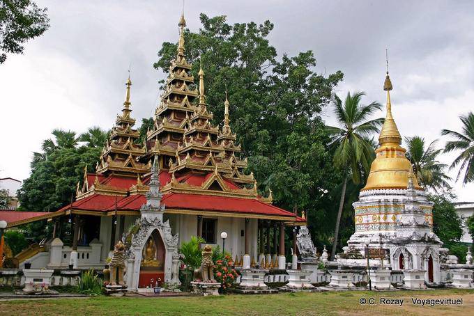 Ubosot mondops a 5 e de 7 andares, Lampang, Wat Sri Chum - Tailândia