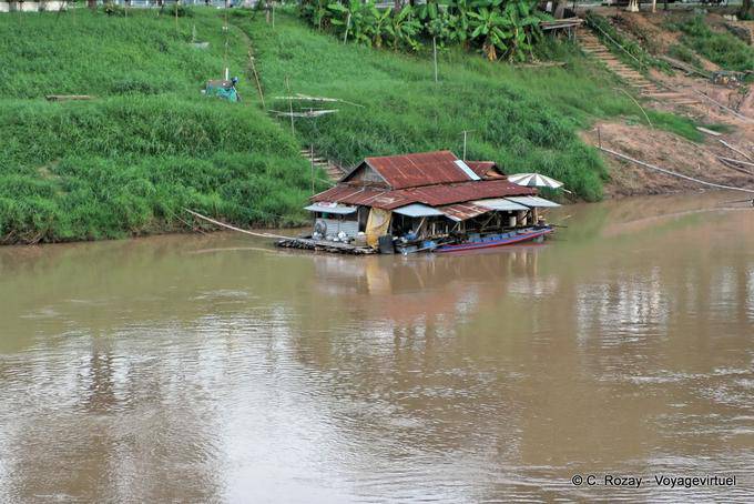 Casas de Nan Rio, Phitsanulok flutuante - Tailândia