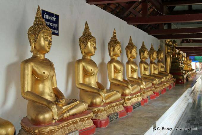 Fileiras de Buddhas, Wat Phra Si Rattana Mahathat, Phitsanulok - Tailândia