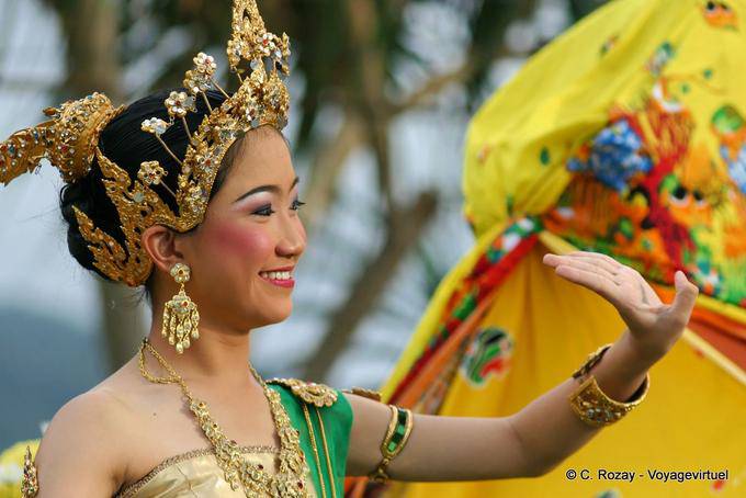 Jogo da mão do bailarino, Festival Patong, Phuket - Tailândia