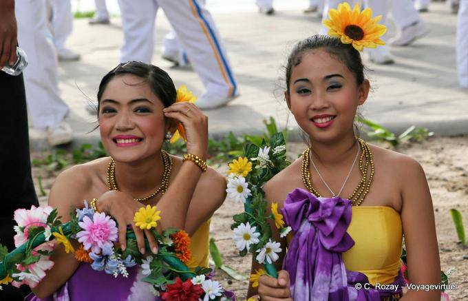 Meninas de flor, Festival Patong, Phuket - Tailândia