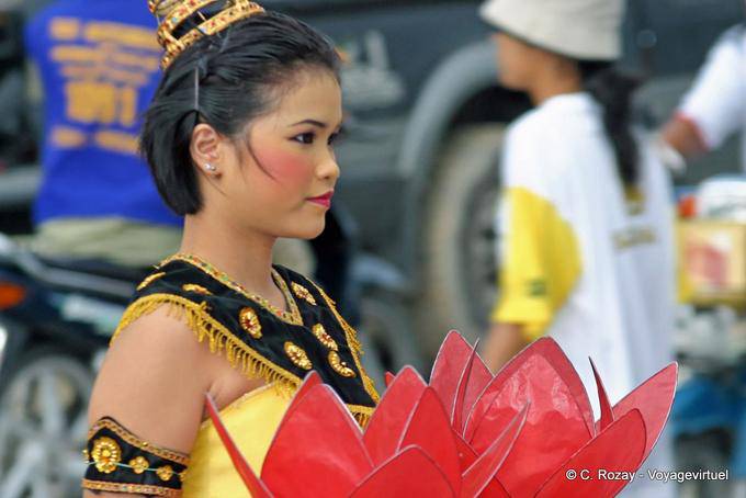 Menina de lótus vermelho Festival Patong, Phuket - Tailândia