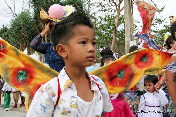 Winged Garçonnnet, Festival Patong, Phuket - Tailândia