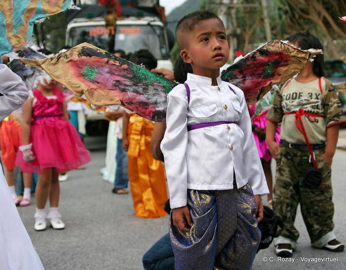Crianças Festival da borboleta Patong, Phuket - Tailândia