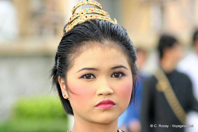 Olhar da mulher, Festival Patong, Phuket - Tailândia