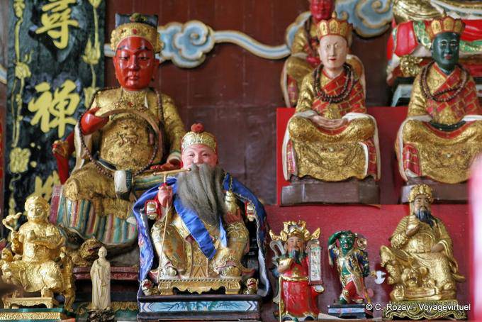 Figuras no templo chinês, Phuket Town Gypsy - Tailândia