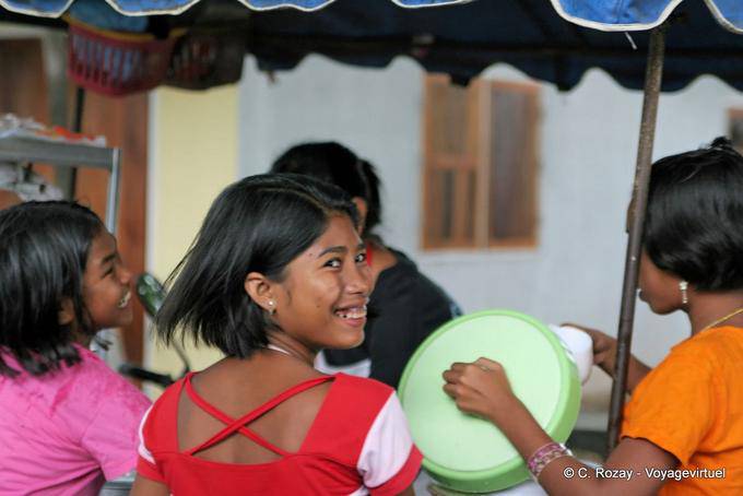 Meninas de riso, Phuket Town Gypsy - Tailândia