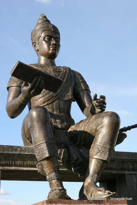 Estátua do rei Ramkamhaeng Monumento, Sukhothai - Tailândia