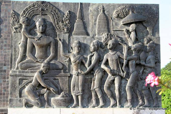 Baixo-relevo, música de festa, o Rei Ramkhamhaeng Monumento, Sukhothai - Tailândia