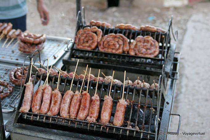 Cozinhe mercado salsicha Sukhothai - Tailândia