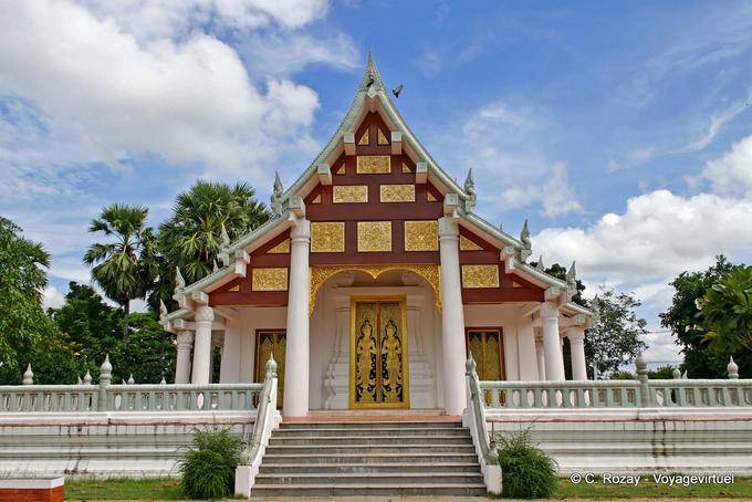Um recente Temple, Sukhothai - Tailândia