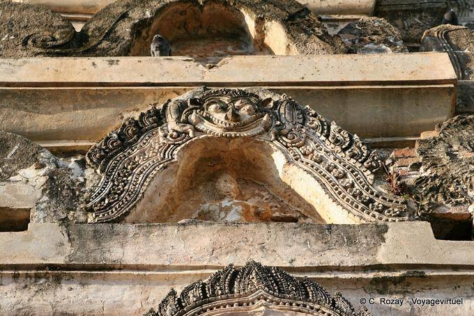 Finesse de ornamentos Sri Sawai, Sukhothai - Tailândia