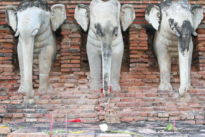 Parede Elefantes cessante, Wat Chang Lom, Old Sukhothai, Sukhothai, Wat Chang Rop - Tailândia
