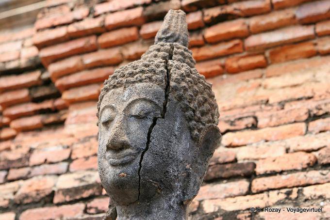 Fractura, Sukhothai, Wat Mahathat - Tailândia