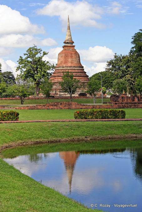 Chedi em forma de sino, Sukhothai, Wat Mahathat - Tailândia