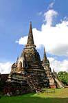 Chedi e mandapa Rei Borom Trailokanat, Wat Phra Sri Samphet, Ayutthaya, Tailândia.