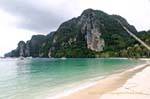 Montanhas da ala esquerda da borboleta, Koh Phi Phi, Tailândia.
