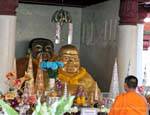 Os três Budas capela barrigudo, Phitsanulok, Tailândia.