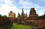 Grupo Central desde Attharot Phra Buddha, Sukhothai, Wat Mahathat, Tailândia.