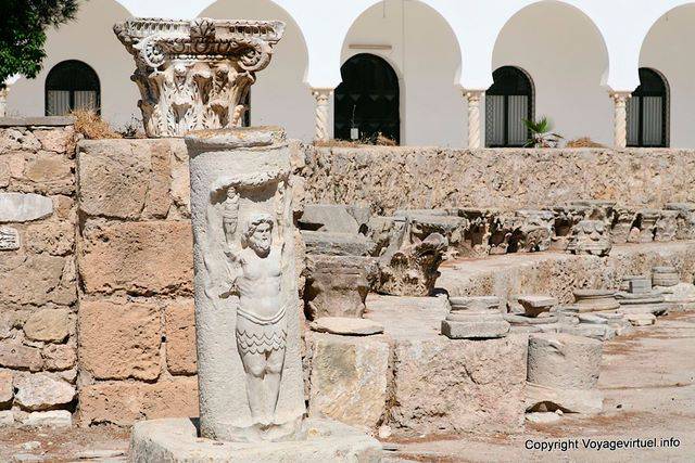 Outdoor coluna restaurada, Carthage Museu Nacional Byrsa - Tunísia