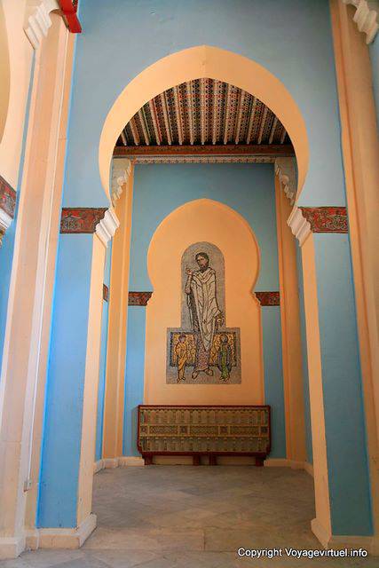 Imagem Pia na parte inferior do ambulatório, Saint Louis Cathedral, Carthage - Tunísia