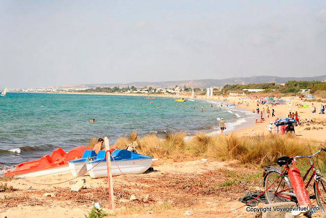 A praia de Hammamet, direção Nabeul - Tunísia