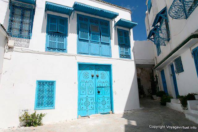 Sidi Bou Said, janelas para o pátio - Tunísia