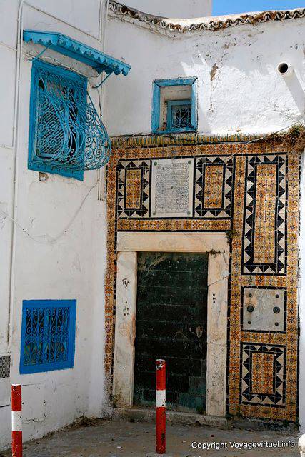 Sidi Bou Said, parede coberta com telhas - Tunísia