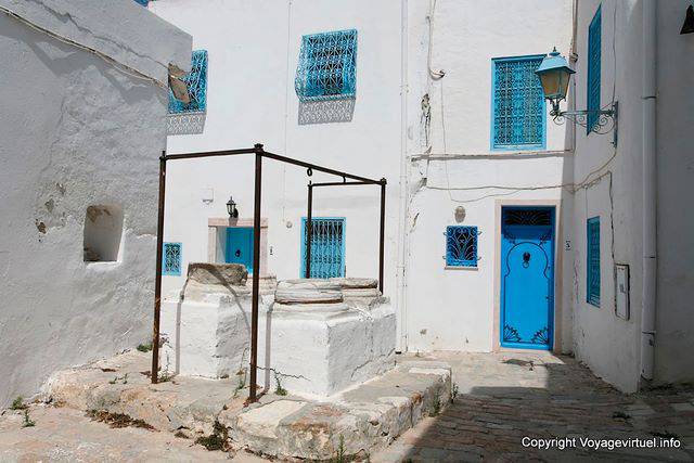 Sidi Bou Said, poços ou colunas truncados - Tunísia