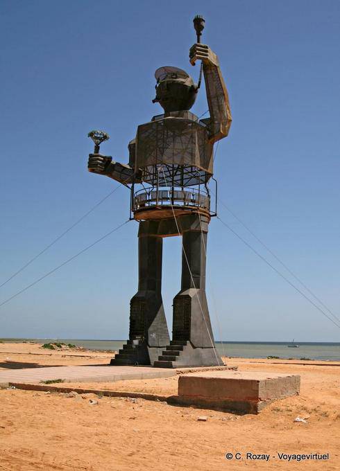 O homem de ferro, escultura, Mahares - Tunísia