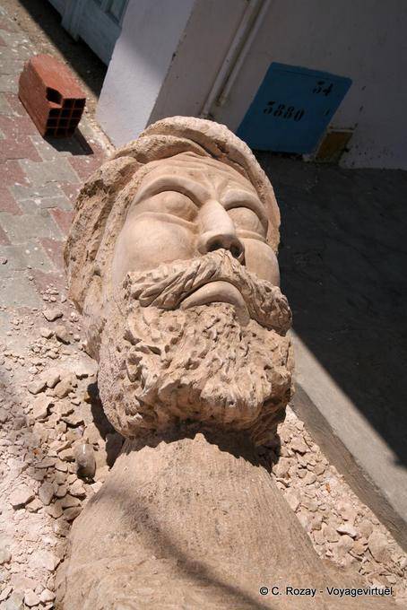 Cabeça esculpida, Mahares - Tunísia