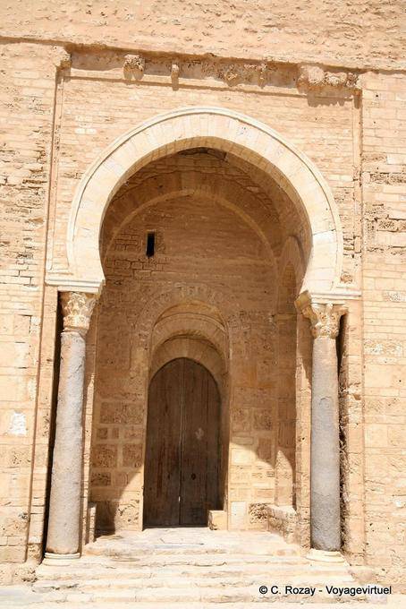 Ribat de Monastir entrada de frente para o Grande Mesquita - Tunísia