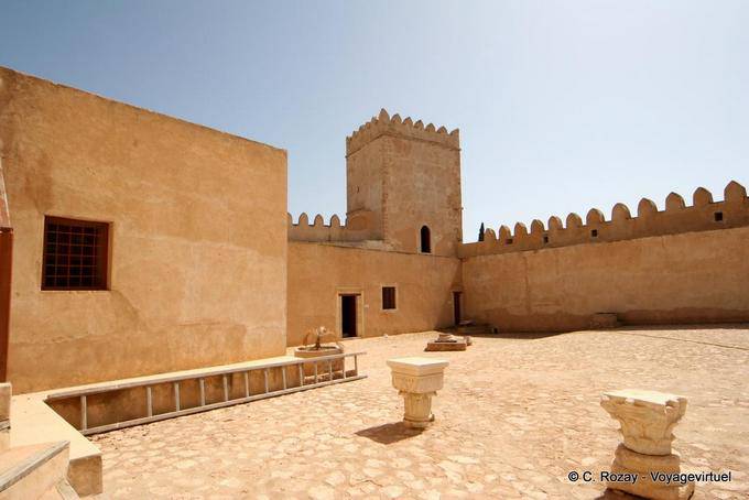 Kasbah: monumento museu, contra as paredes, Sfax - Tunísia
