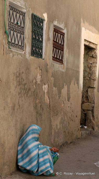 Mendigo em Sfax pista - Tunísia