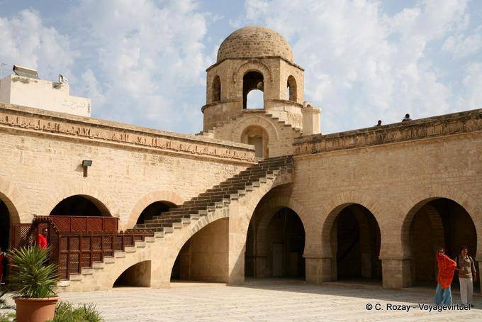 Sousse, Grande Mesquita, escadas do tribunal para a cúpula nordeste - Tunísia