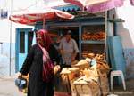 Padaria típica na medina de Sfax, Tunísia.