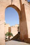 Alta majestosamente nas paredes, Sfax, Tunísia.