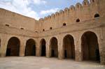 Arcos do pátio central, Ribat de Sousse, Tunísia.