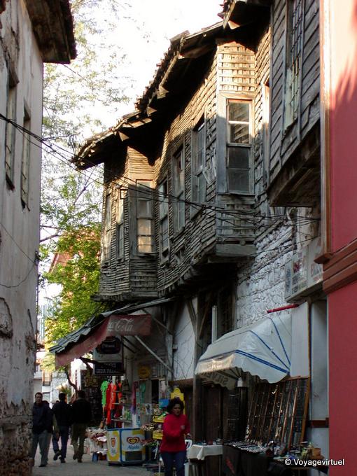 Avançado tradicional de madeira, Antalya Kaleici - Turquia