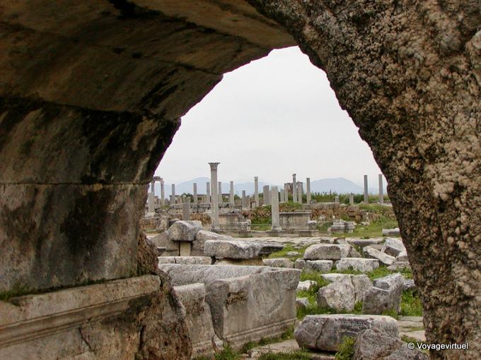 A visão particular da Ágora, Perge - Turquia