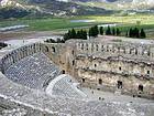 Aspendos teatro, parede do palco e arquibancadas, Turquia.
