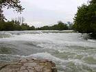 Manavgat cachoeira a montante da cidade, Turquia.