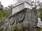 Esculpido túmulo na necrópole de Termessos, Turquia.